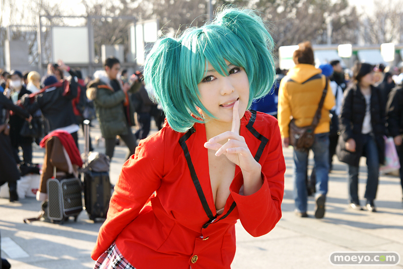 Illustration for article titled Salute Comiket's Cosplay Insanity: Day One